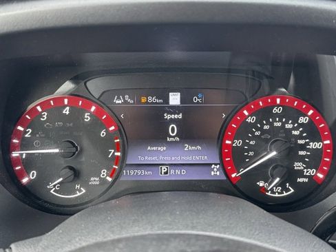 Used 2020 Nissan Titan SV image 24