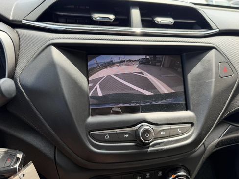 Used 2021 Chevrolet TrailBlazer LS FWD image 32
