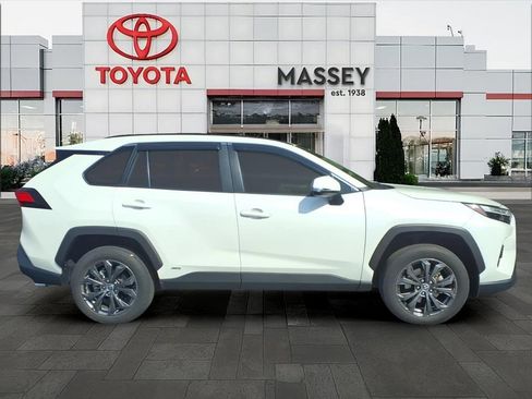 Used 2022 Toyota RAV4 XLE Premium AWD/4WD image 2