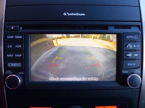 Used 2019 Nissan Frontier SL image 32