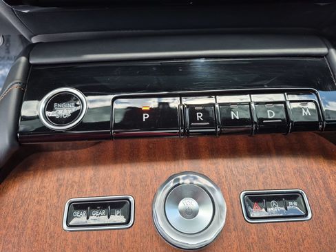 Used 2025 Lincoln Navigator Black Label AWD/4WD image 17