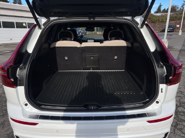 Used 2026 Volvo XC60 B5 Plus AWD/4WD image 13