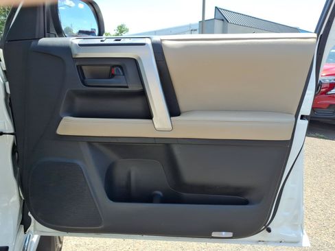 Used 2013 Toyota 4Runner SR5 w/ Premium Pkg AWD/4WD image 29