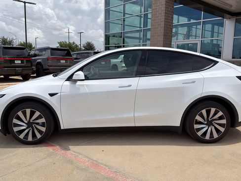 Used 2026 Tesla Model Y Long Range AWD/4WD image 8