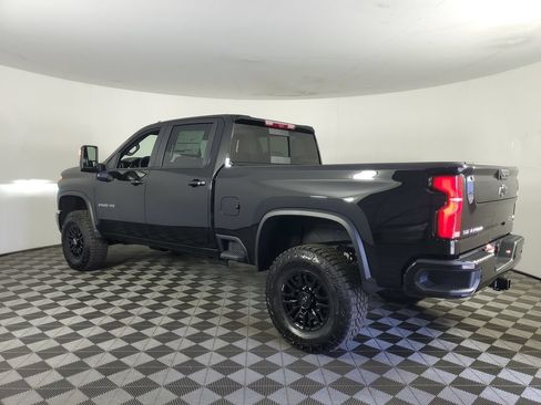New 2026 Chevrolet Silverado 2500 ZR2 AWD/4WD image 6