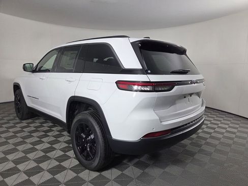 New 2026 Jeep Grand Cherokee Altitude RWD image 7