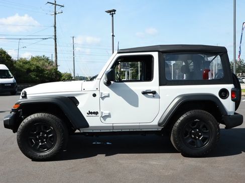 Certified 2025 Jeep Wrangler Sport AWD/4WD image 9