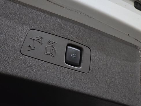 Used 2022 Lincoln Corsair FWD w/ Equipment Group 101A image 38