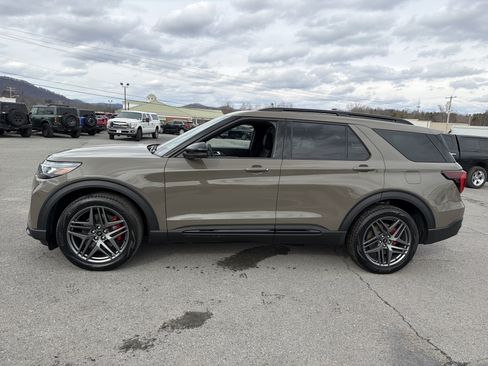 New 2026 Ford Explorer ST w/ Sun And Sound Package AWD/4WD image 10