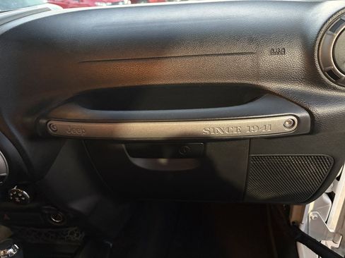 Used 2017 Jeep Wrangler Unlimited Sport w/ Quick Order Package 24S image 18