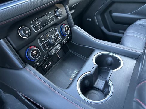 Used 2024 Chevrolet Suburban RST image 17