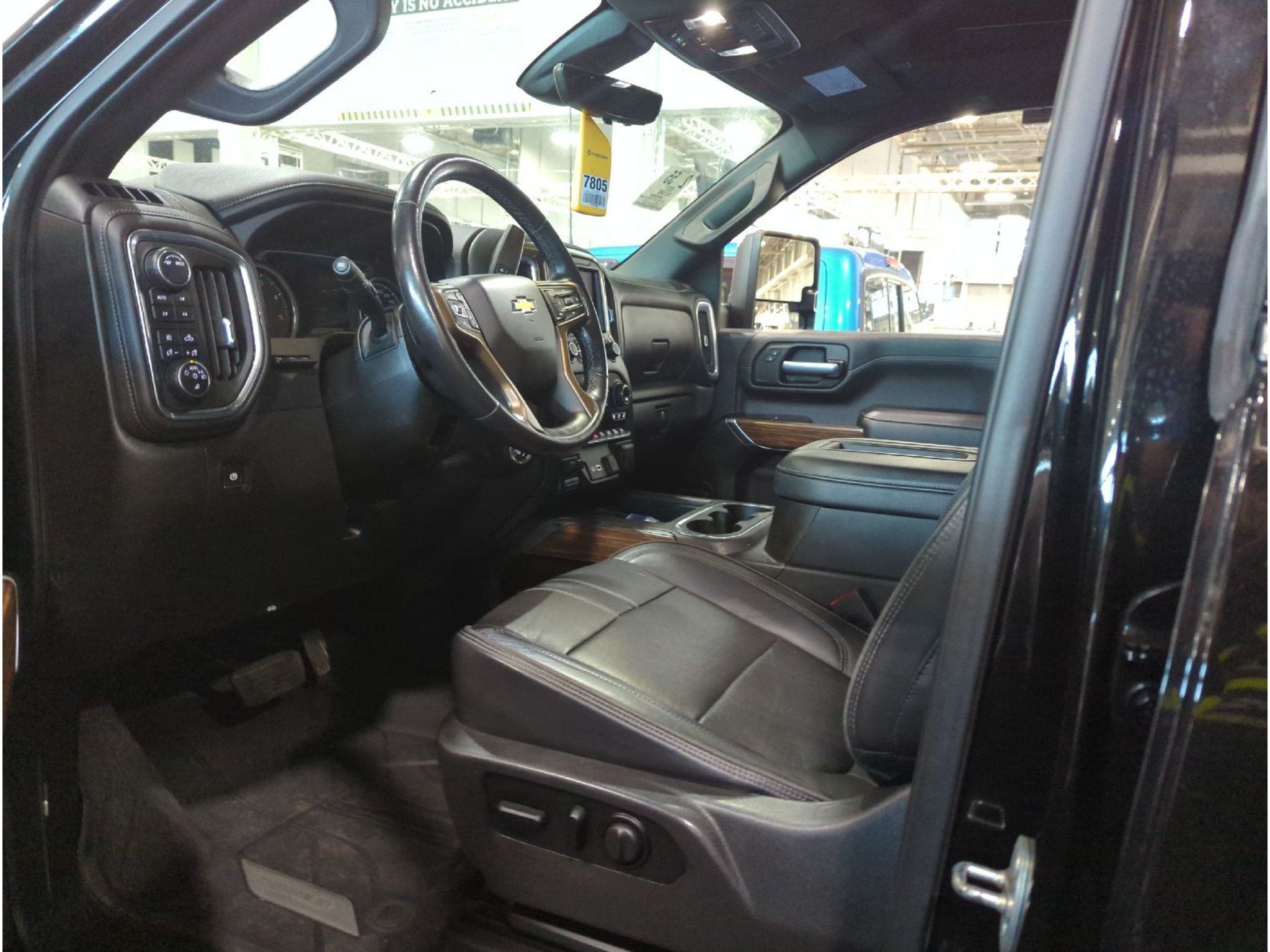 Used 2021 Chevrolet Silverado 3500 High Country w/ Z71 Off-Road Package AWD/4WD image 2