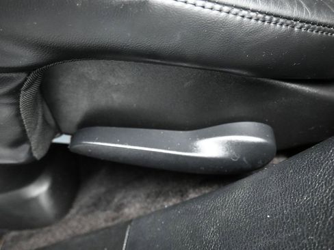 Used 2017 Jeep Grand Cherokee Altitude image 32