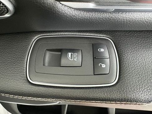 Used 2019 RAM 1500 Laramie AWD/4WD image 39