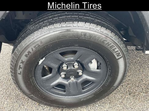 Used 2022 Jeep Wrangler Unlimited Sport image 9