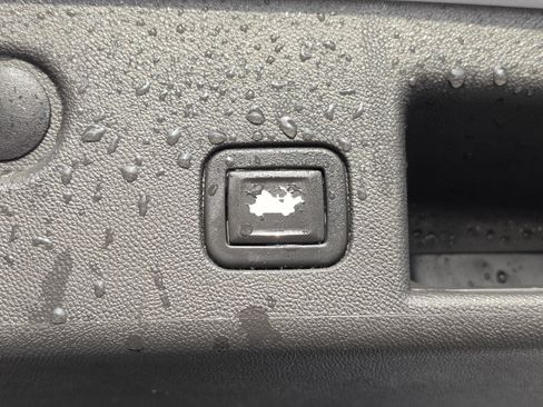 Used 2021 Chevrolet Equinox Premier image 16