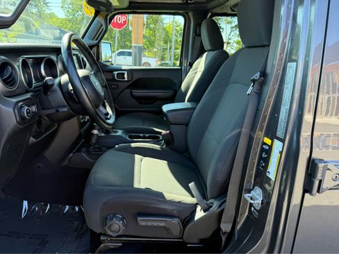 Used 2021 Jeep Gladiator Sport AWD/4WD image 12