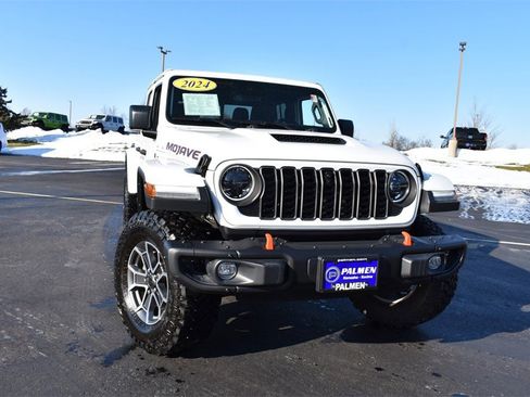 Used 2024 Jeep Gladiator Mojave image 2