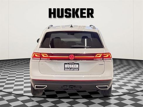 Used 2025 Volkswagen Atlas SE image 7