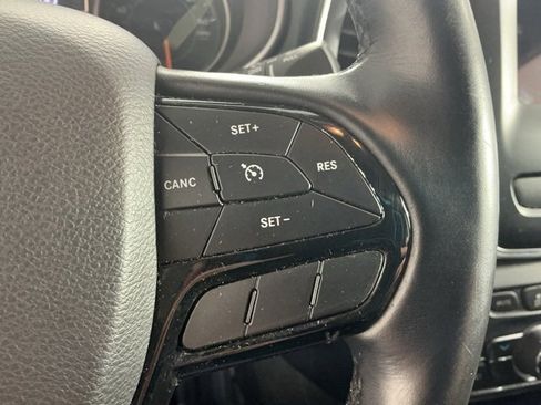 Used 2020 Jeep Cherokee Latitude Plus image 25