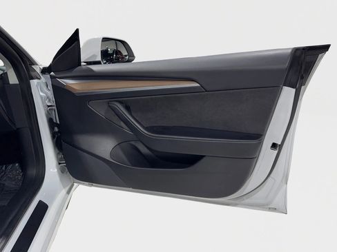 Used 2021 Tesla Model 3 Standard Range Plus image 21