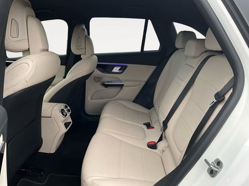 Used 2025 Mercedes-Benz GLC 350e 4MATIC image 15