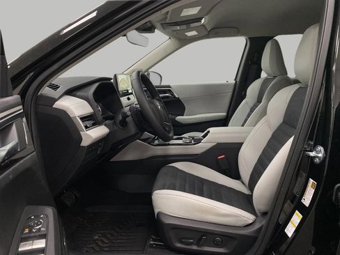 New 2026 Mitsubishi Outlander SE AWD/4WD image 32