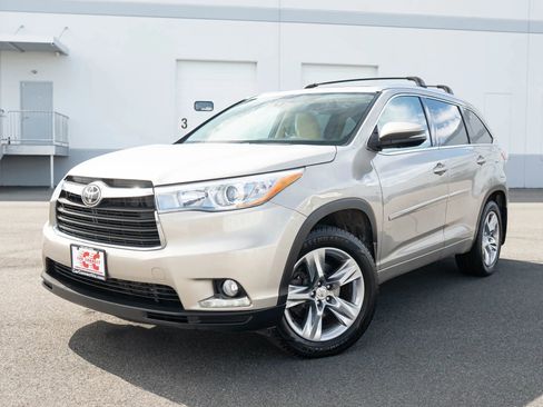 Used 2014 Toyota Highlander Limited Platinum AWD/4WD image 1