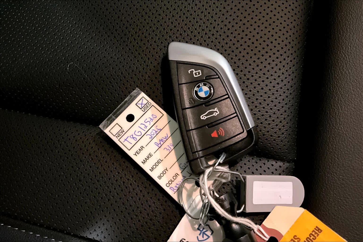 Used 2026 BMW 330i xDrive Sedan w/ Premium Package AWD/4WD image 14