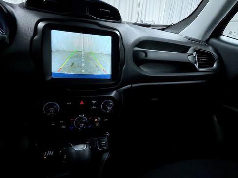 Used 2022 Jeep Renegade Latitude image 16