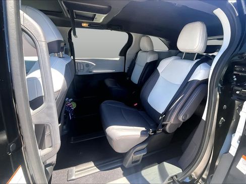 Used 2024 Toyota Sienna XSE w/ XSE Plus Package AWD/4WD image 20