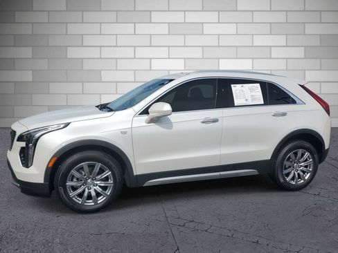 Used 2020 Cadillac XT4 Premium Luxury image 2