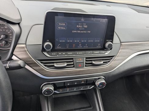 Used 2025 Nissan Altima 2.5 SV FWD image 16