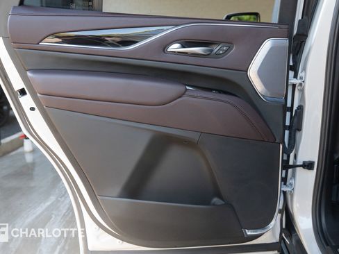 Used 2023 Cadillac Escalade V w/ LPO, ONYX Package image 28