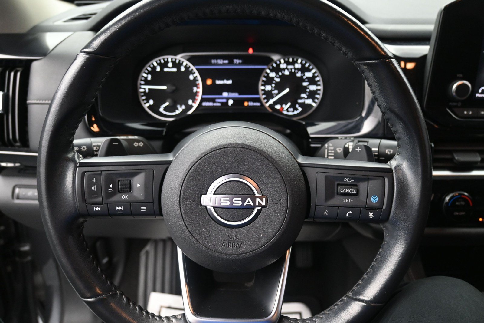 Used 2024 Nissan Pathfinder SV FWD image 29