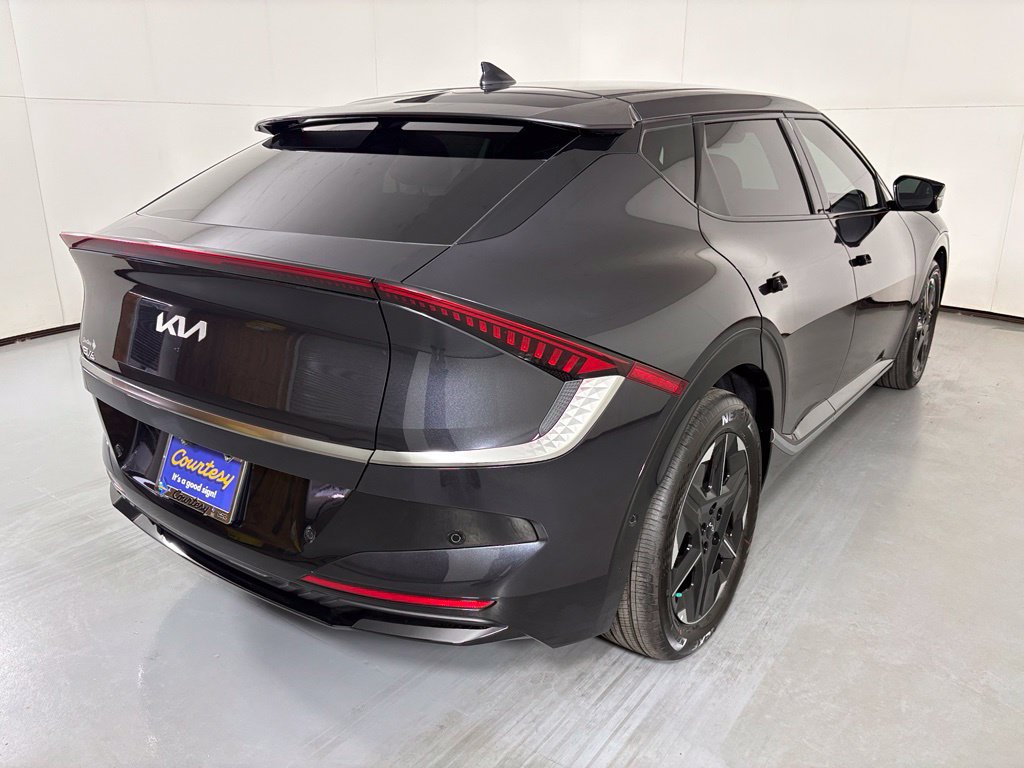 New 2026 Kia EV6 Wind RWD image 8
