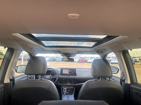 Certified 2025 Nissan Rogue SL w/ SL Premium Package image 34