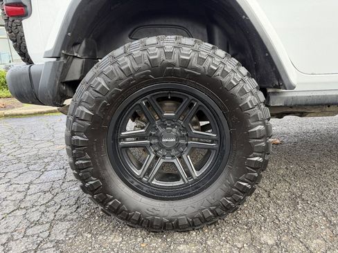 Used 2019 Jeep Wrangler Unlimited Rubicon w/ Steel Bumper Group image 10