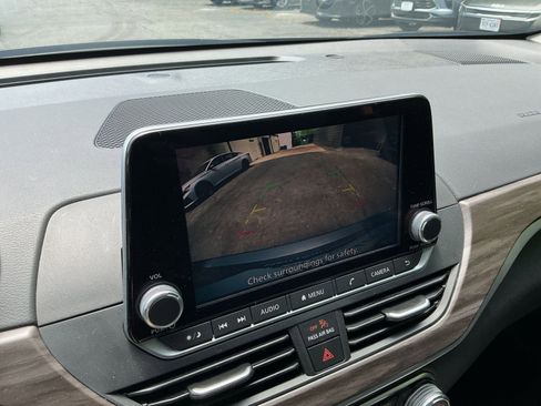Used 2025 Nissan Altima 2.5 SV FWD image 20