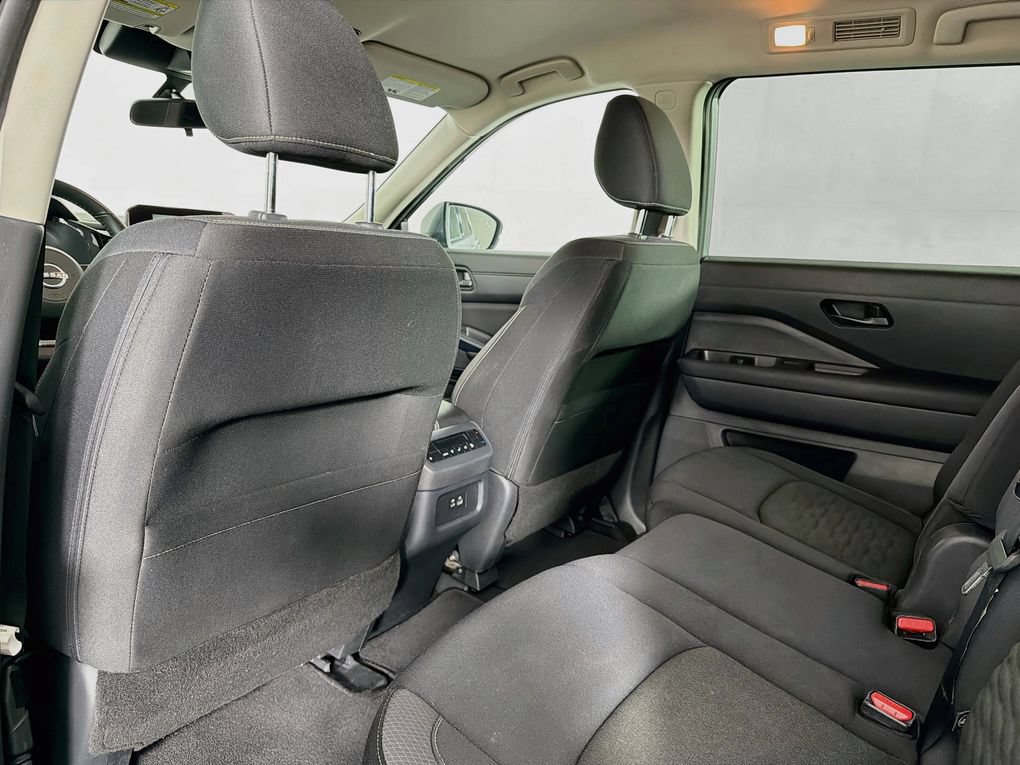 Used 2025 Nissan Pathfinder SV FWD image 37
