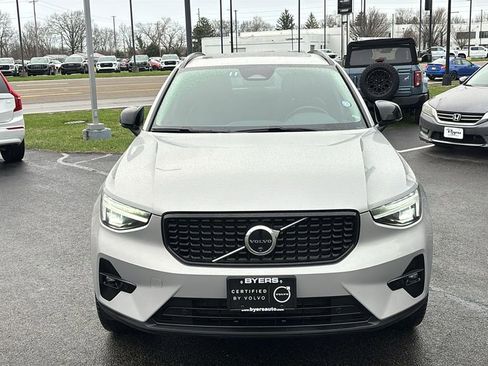 Certified 2025 Volvo XC40 B5 Plus image 5