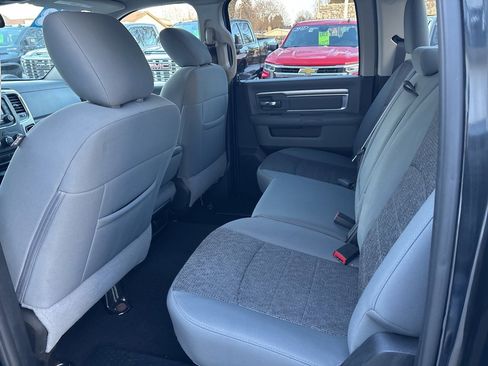 Used 2018 RAM 1500 SLT image 11