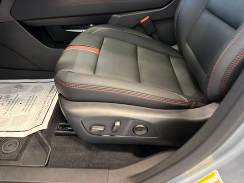 Used 2026 Chevrolet Traverse RS w/ LPO, Floor Liner Package AWD/4WD image 17