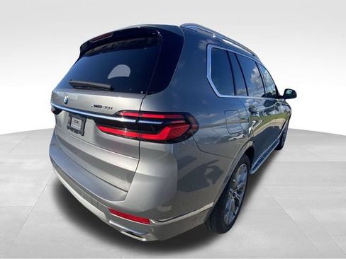 Used 2025 BMW X7 xDrive40i w/ Premium Package AWD/4WD image 9