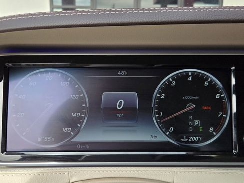 Used 2017 Mercedes-Benz S 550 Sedan image 31