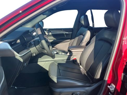 New 2025 Jeep Grand Cherokee L Limited image 10