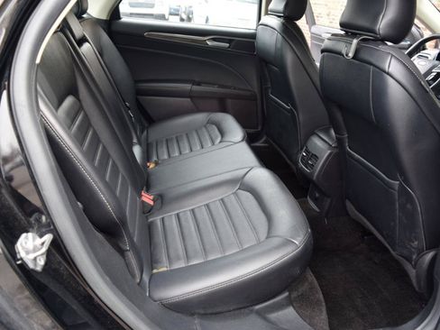 Used 2017 Ford Fusion SE w/ Fusion SE Technology Package FWD image 34