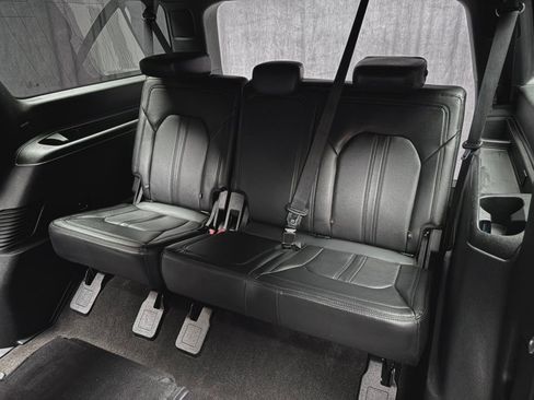 Used 2020 Ford Expedition Max Limited AWD/4WD image 32
