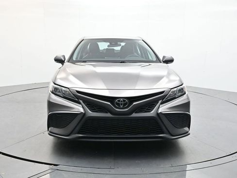 Used 2024 Toyota Camry SE image 2