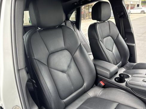 Used 2016 Porsche Macan S AWD/4WD image 39